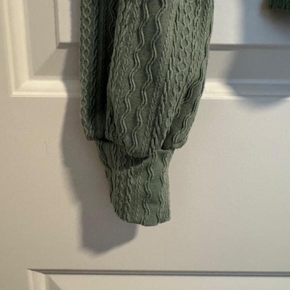 Green Knitted V-Neck Sweater Size Small - Picture 3 of 4